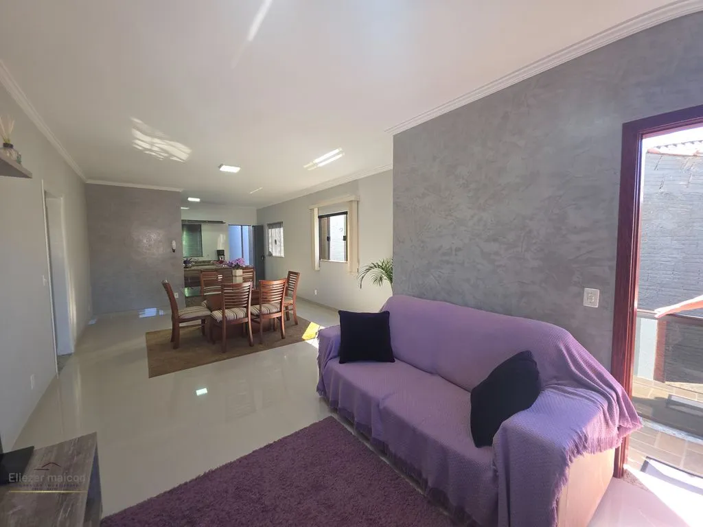 Imagem Casa com 3 quartos a venda no bairro Santa Ângela em Poços de Caldas - MG