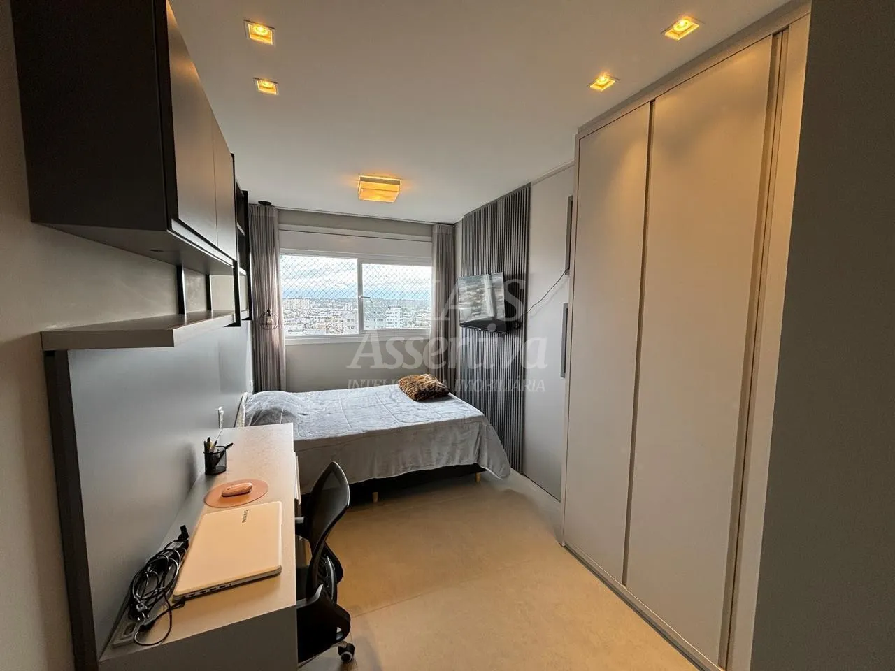 Imagem Excelente apartamento mobiliado à venda no Centro de Torres/RS - 2 dormitórios