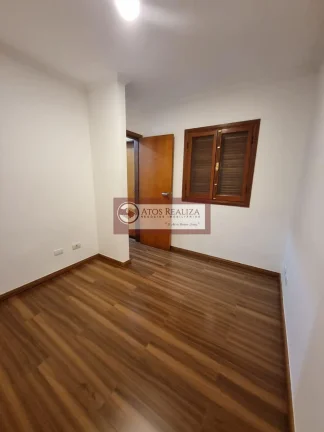 Imagem Oportunidade Exclusiva no Campo Grande a Venda. Vendo Sobrado em Condomínio fechado na Sabará região de campo grande, São 3 Dormitórios, sendo 1 Suíte, todos com Armários, cozinha planejada, 2 vagas fixas subterrâneas, Churrasqueira e Quintal. Valor de Su