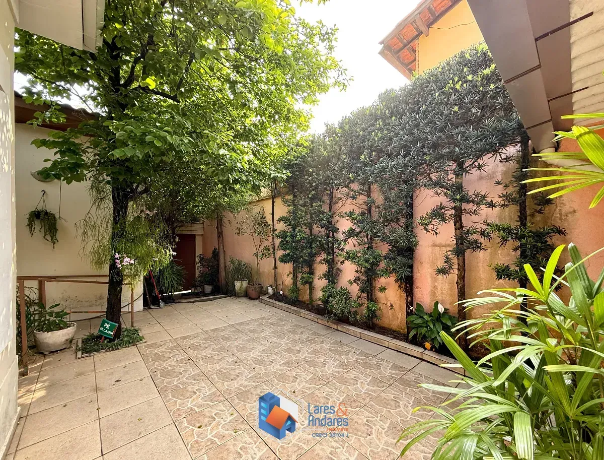 Imagem Casa para venda em Interlagos com 10 quartos, 187m²