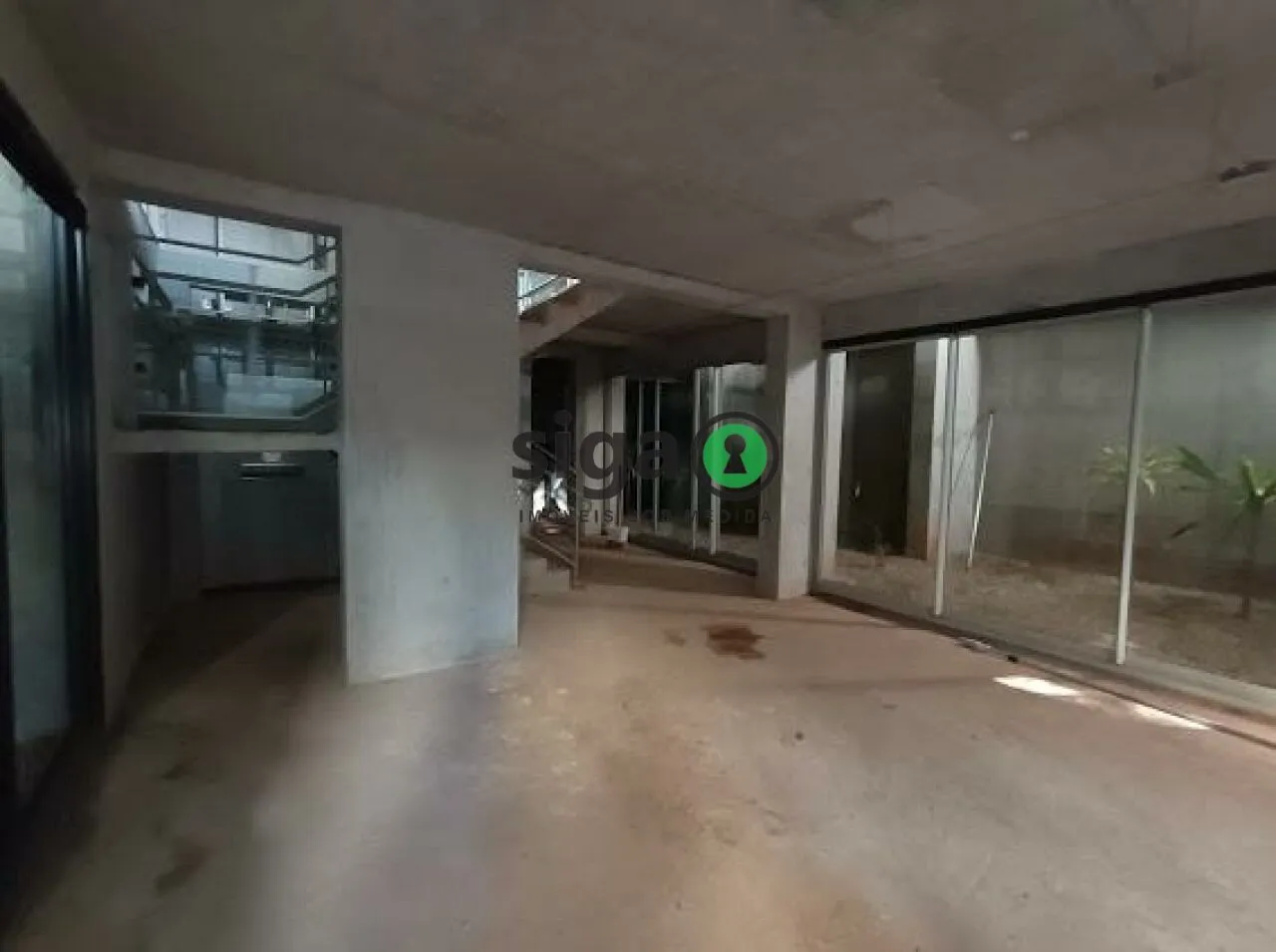 Imagem Loja para locação com 389m², 2 banheiros, fachada Ativa, em Pinheiros, no contrapiso