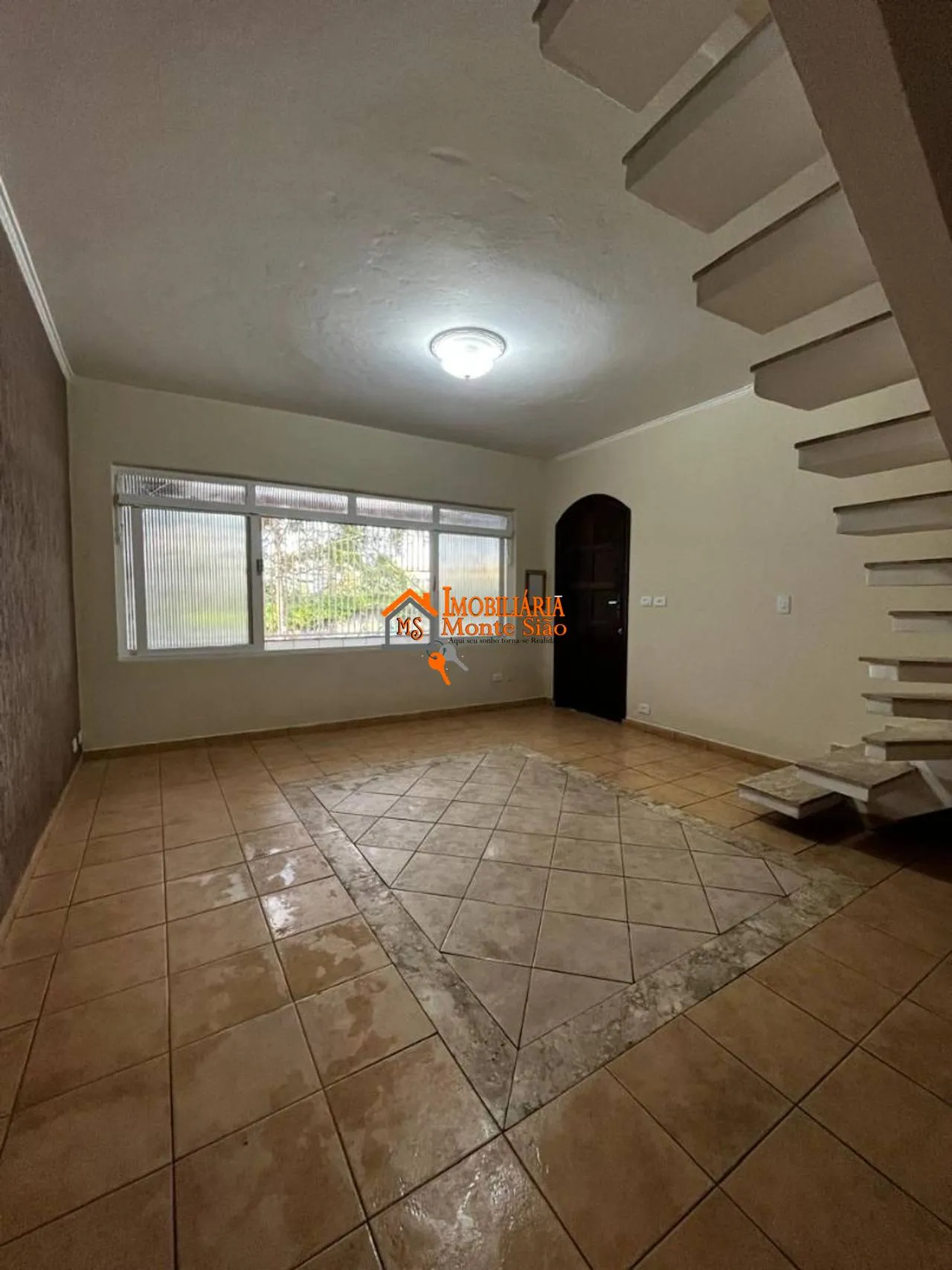 Imagem Sobrado com 4 dormitórios à venda, 238 m² por R$ 640.000,00 - Vila Galvão - Guarulhos/SP