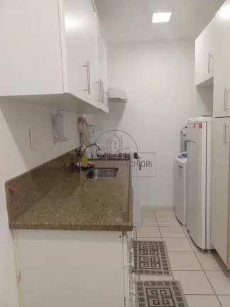 Imagem 1 quarto, 1 banheiro, frente, 1 vaga coberta