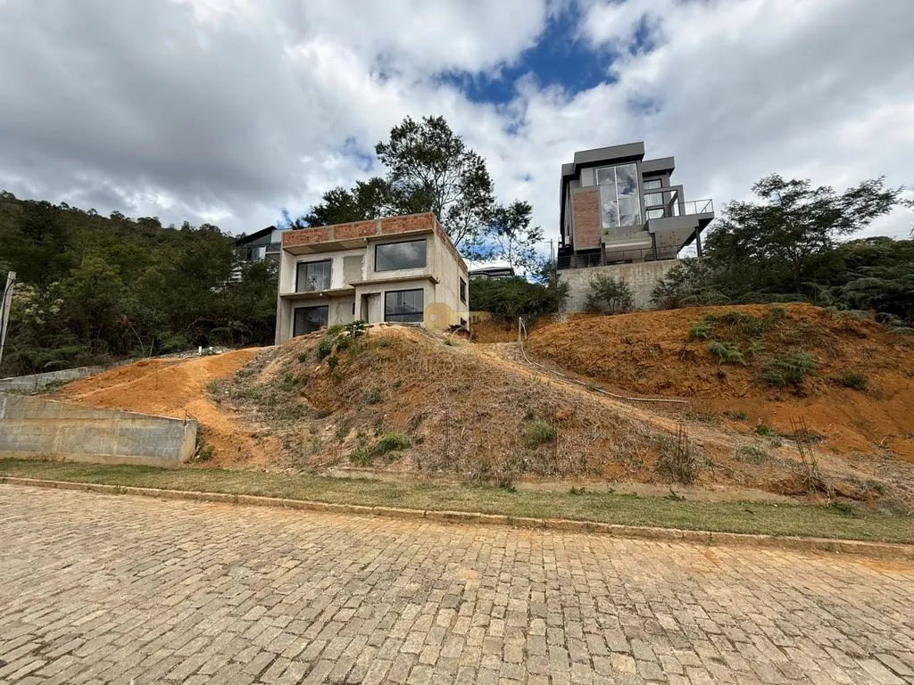 Foto do imóvel Casa em Condomínio para Venda em Teresópolis / em Rua Panamá