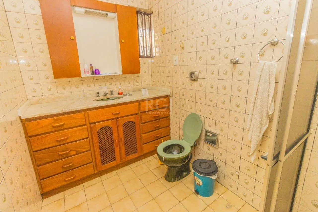 Imagem Casa para Venda - 165m², 3 dormitórios, 4 vagas - Santa Tereza