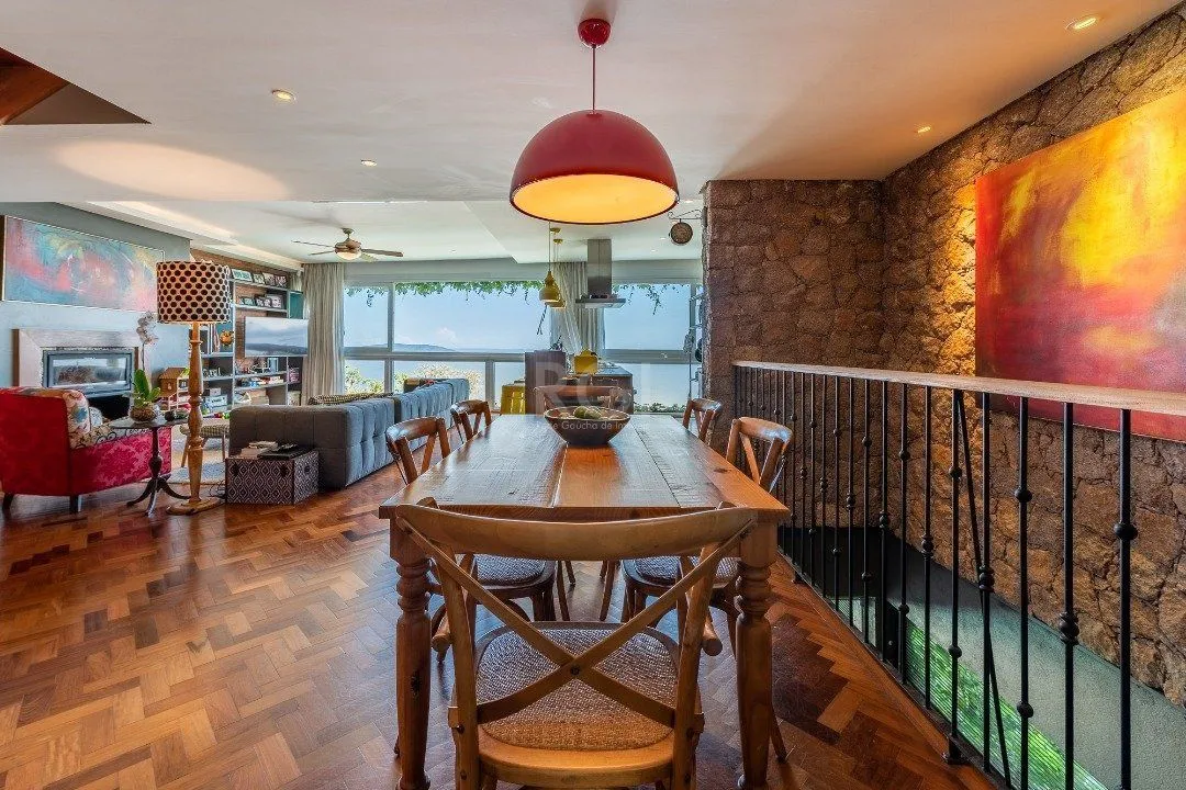 Imagem Casa para Venda - 300m², 3 dormitórios, sendo 3 suites, 2 vagas - Sétimo Céu
