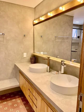 Imagem Apartamento para locação no Itaim Bibi, com 4 quartos sendo 2 suítes, 4 banheiros, 2 vagas.
