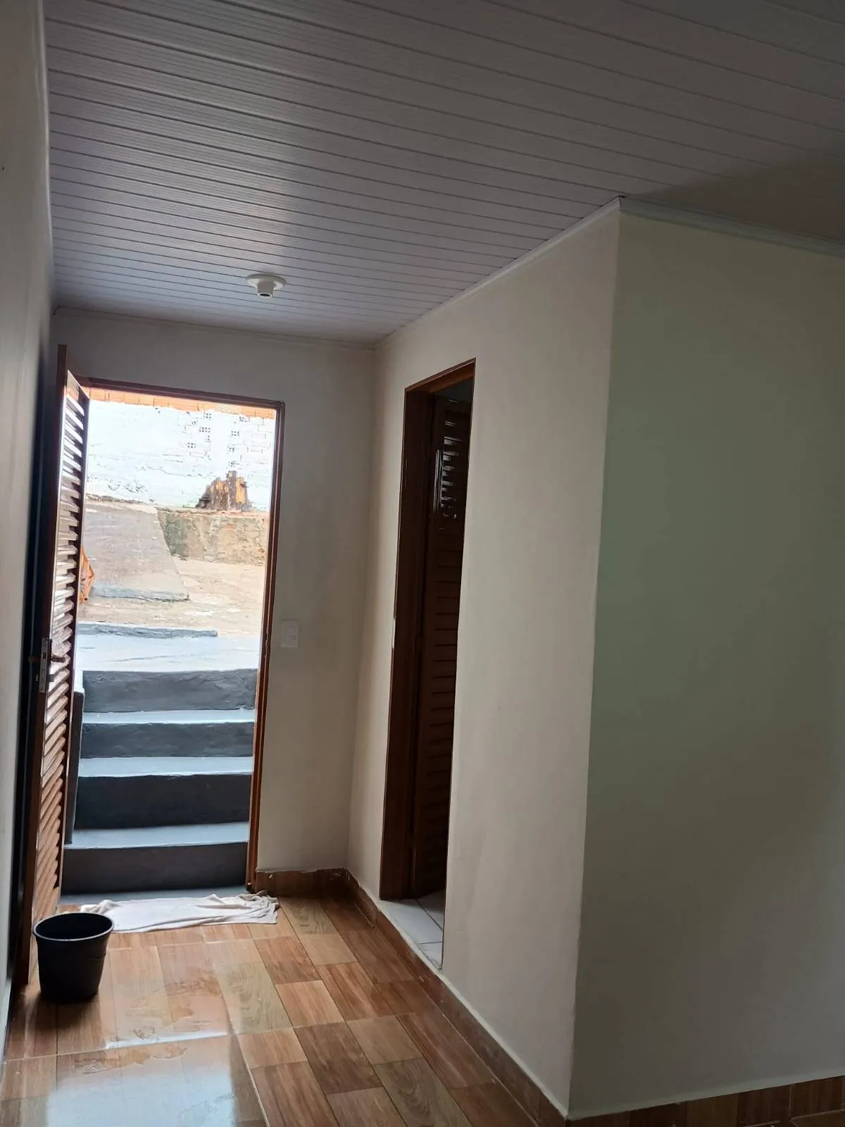 Imagem Casa de um quarto no barro lixeira