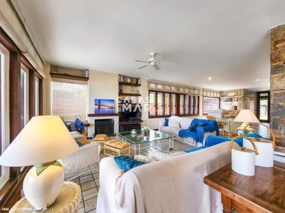 Imagem Magnífica casa de frente para o mar em condomínio de luxo em Geribá, Búzios-RJ: 6 quartos, 6 suítes, 6 salas, 7 banheiros, 4 vagas e 800m² de puro requinte!
