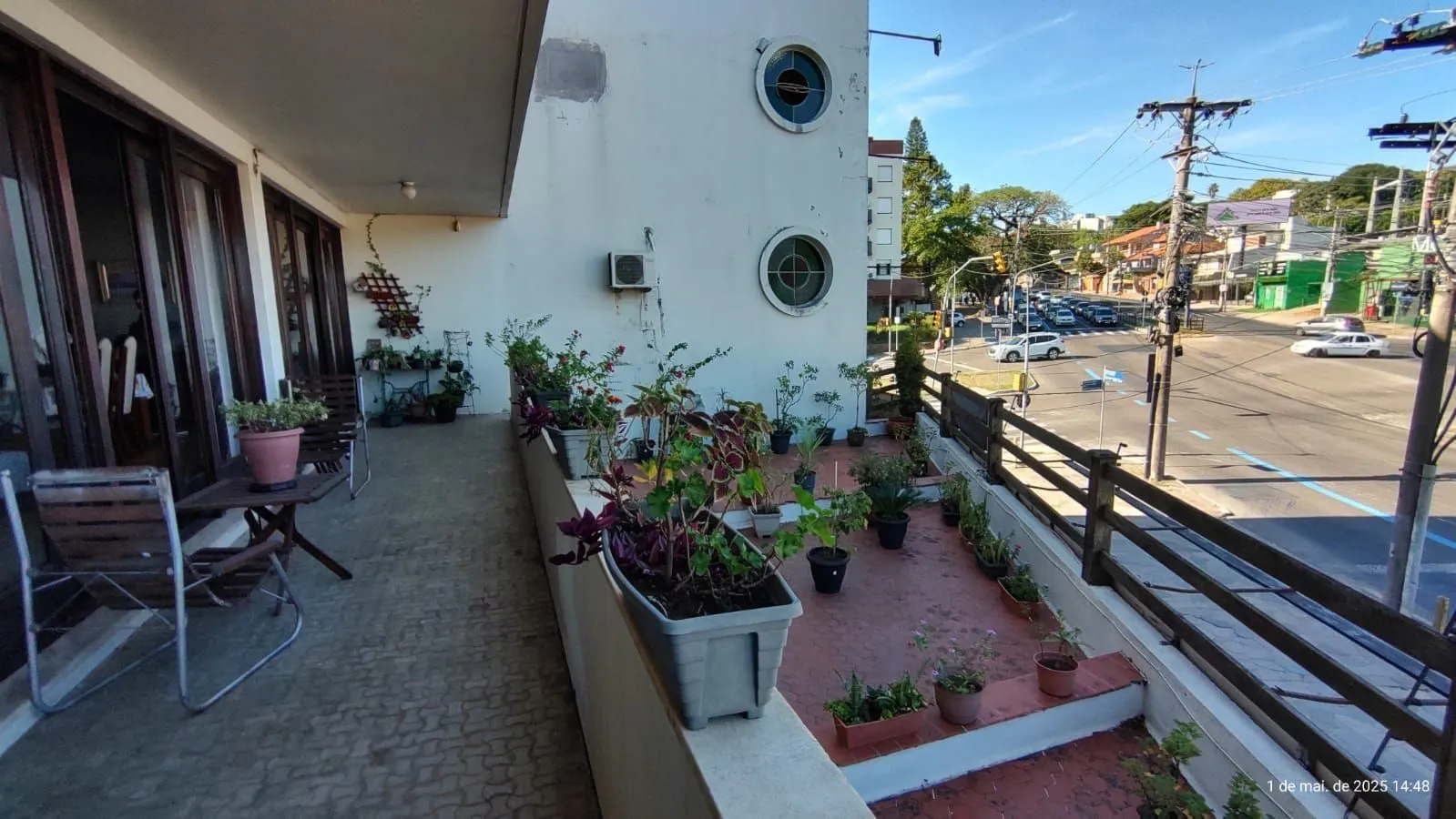 Imagem Apartamento de 4 dormitórios, 2 suítes, sacada, living para 2 ambientes bem amplo.