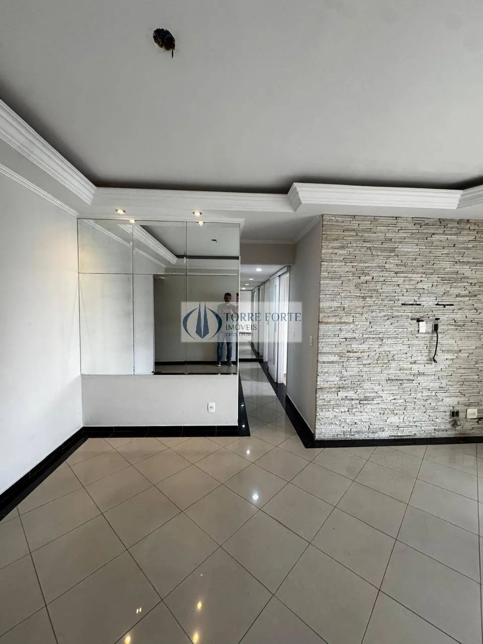 Imagem Ótimo apartamento 82m² 3 dormitórios sendo 2 suítes 2 vagas na Vl. Prudente