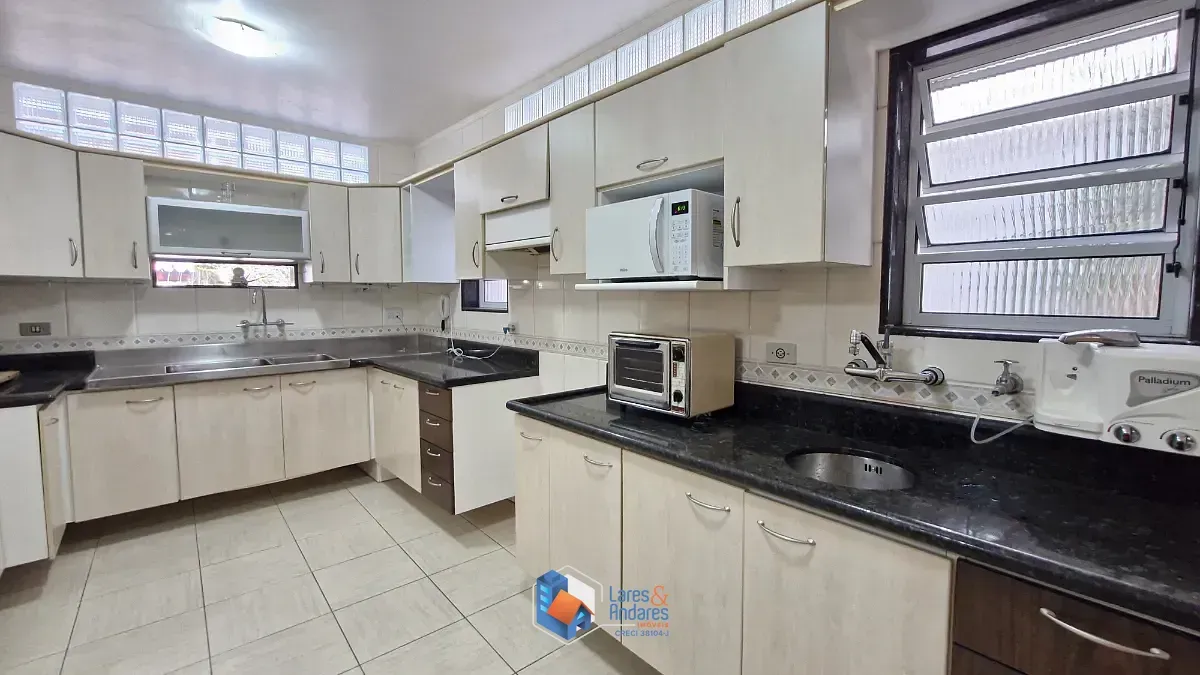 Imagem Casa para venda em Vila Inah com 4 quartos, sendo 2 suítes, 320m²