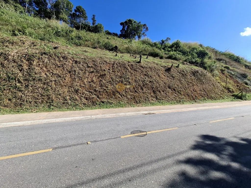 Imagem Terreno em Condomínio para Venda em Teresópolis / RJ no bairro Ermitage