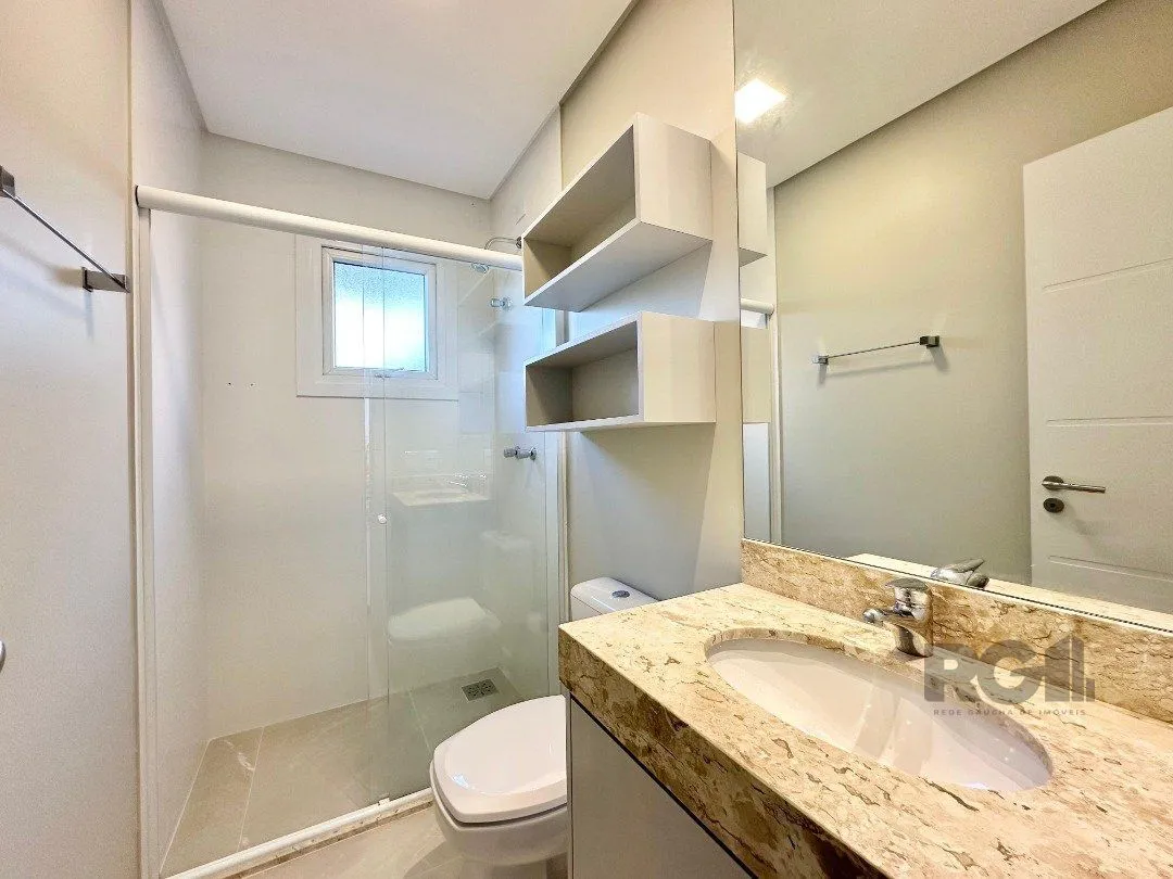 Imagem SOBRADO À VENDA PAGAMENTO EM 60X CONDOMÍNIO MALIBU BEIRA LAGO COM DECK E PISCINA