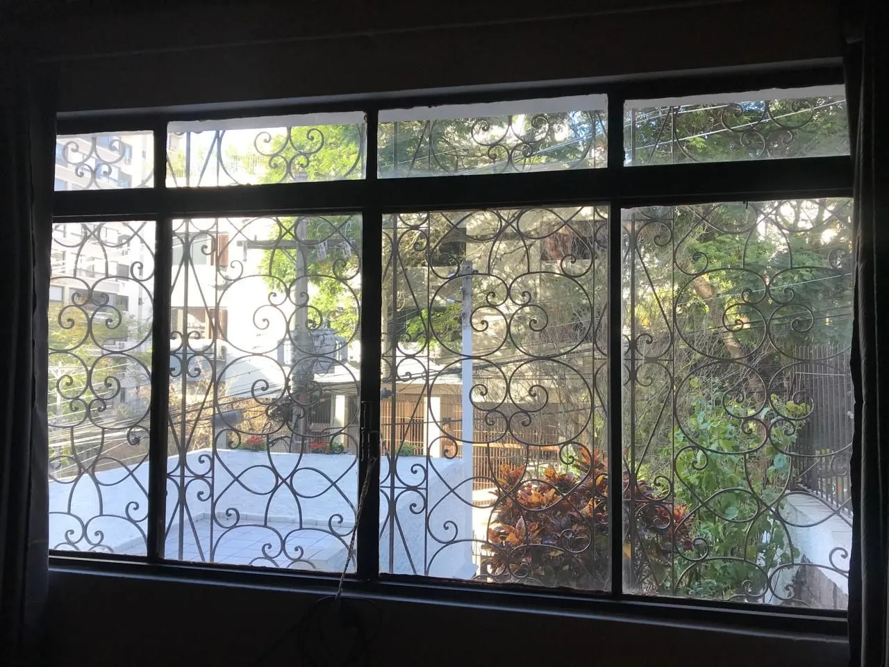 Imagem Casa de alvenaria, 3 dormitórios, 1 vaga coberta, bairro Mont Serrat.