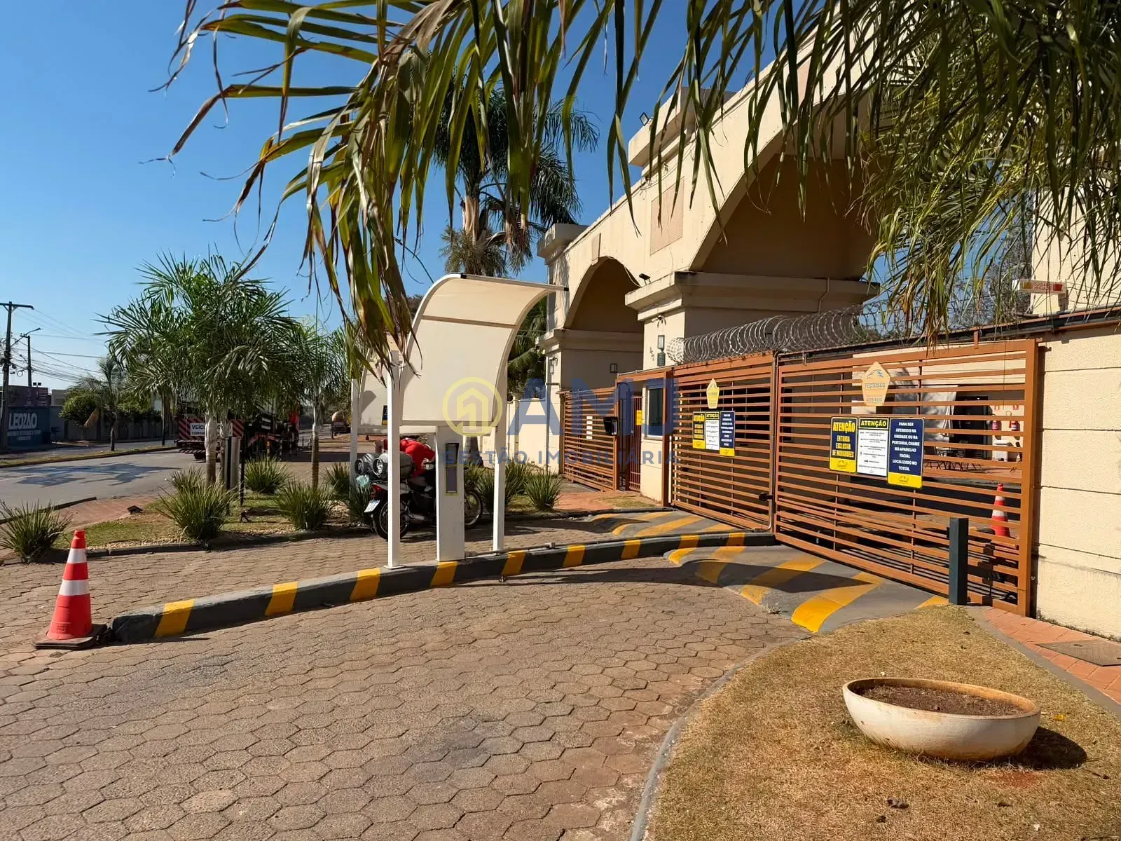 Imagem CASA À VENDA | CONDOMÍNIO PORTO SEGURO ITAPUÃ - APARECIDA DE GOIÂNIA