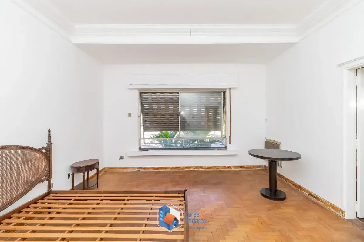 Imagem Casa para venda em Paraíso com 4 quartos, sendo 1 suíte, 244m²