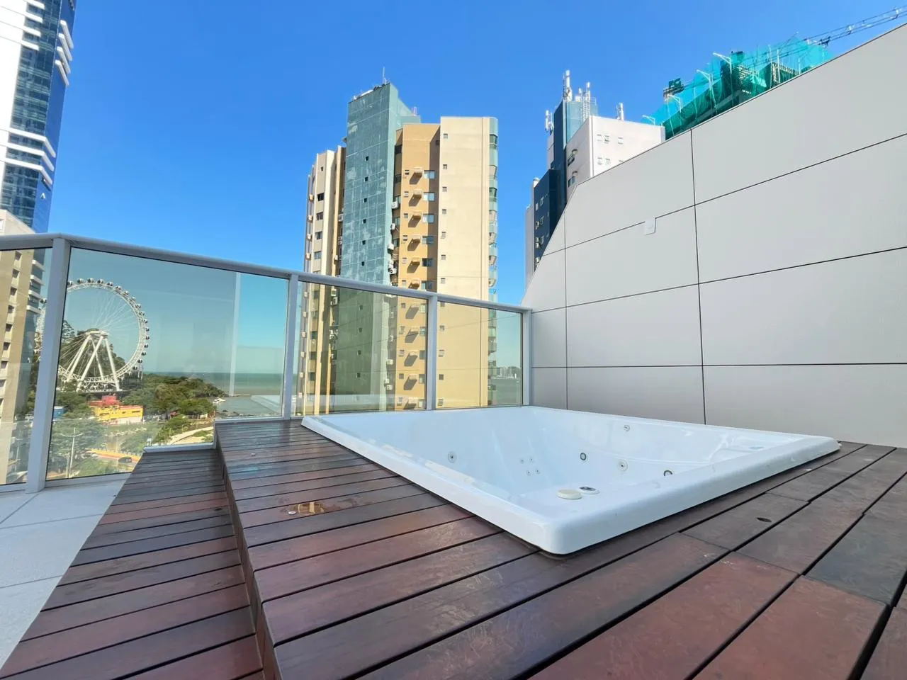 Imagem Apartamento com vista para o mar à venda com 223.09m2 por R$ 6.335.000,00