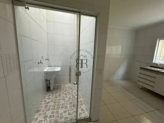 Imagem Venha morar nessa incrível casa com 2 quartos, perfeita para você e sua família! Com uma ampla sa...