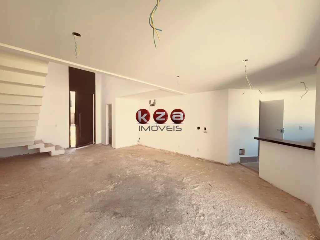 Imagem Casa a venda no Condomínio Villa Arte 28 em Vinhedo-SP: 3 suítes, 2 salas e 140m² de área e 268 de terreno!