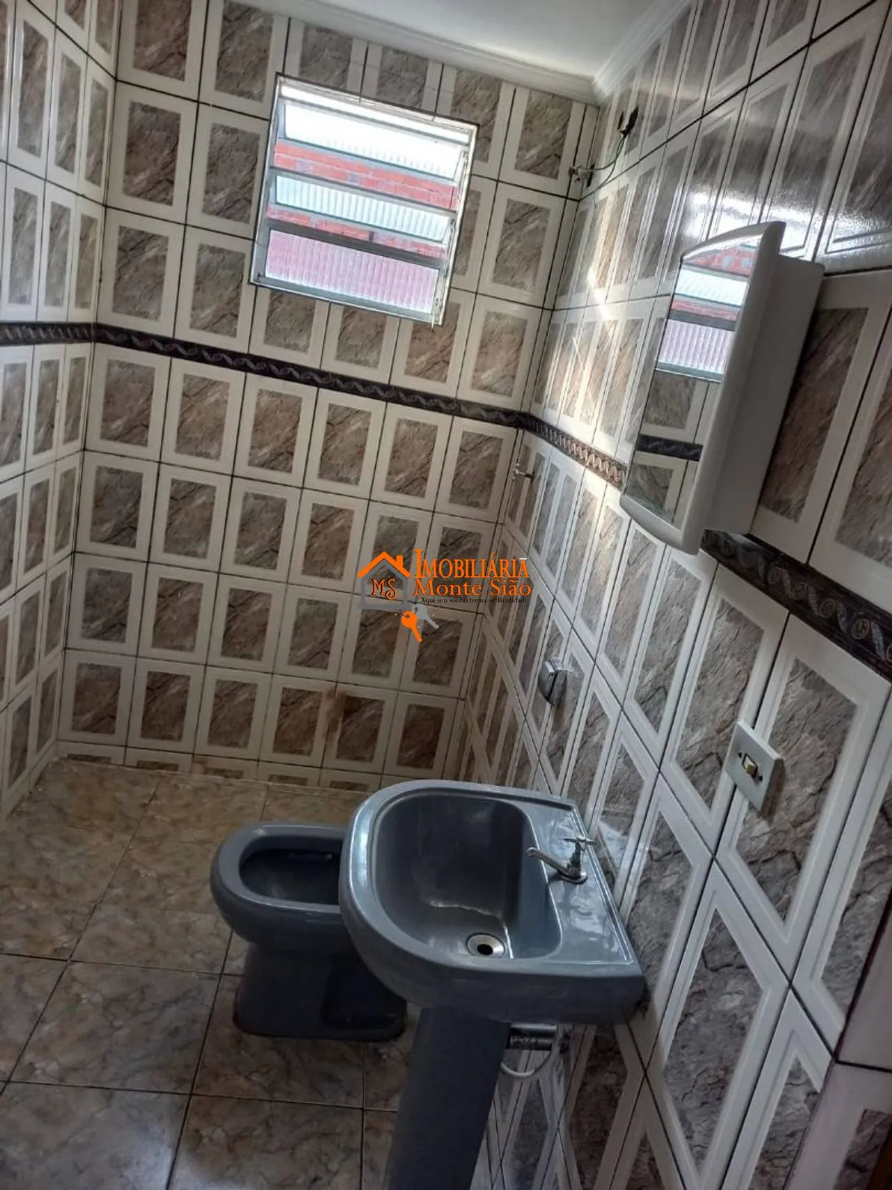 Imagem Casa com 4 casas no quintal à venda, 300 m² por R$ 600.000 - Parque São Miguel - Guarulhos/SP