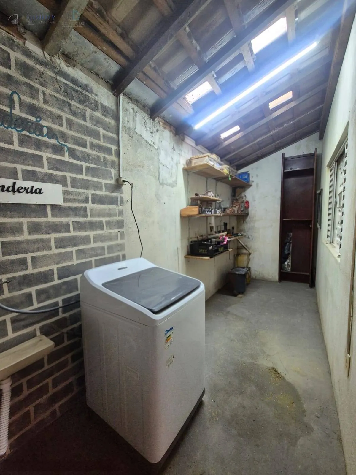 Imagem Casa com 2 Dormitórios e Garagem para 2 Carros