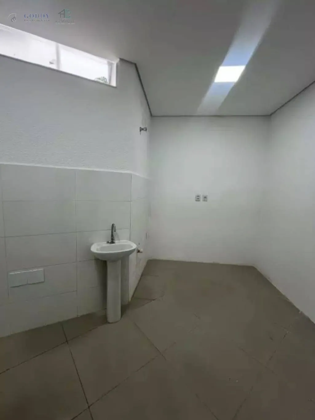 Imagem Ponto Comercial Amplo para Locação no Centro de Guaratinguetá