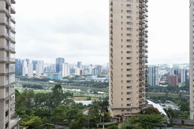 Imagem Apartamento à venda em São Paulo, Jardim Fonte do Morumbi, com 3 quartos, 213m2
