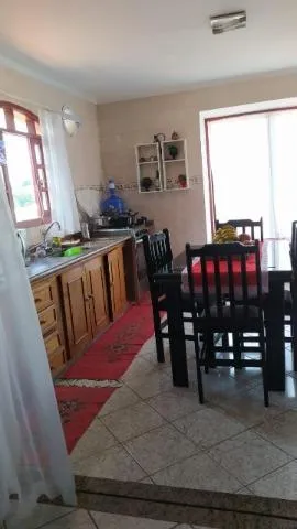 Imagem VENDA DE SOBRADO NO BARBOSAS, EM ARUJÁ/SP, 352m² com 5 quartos, 3 suítes. CONSULTE-NOS.