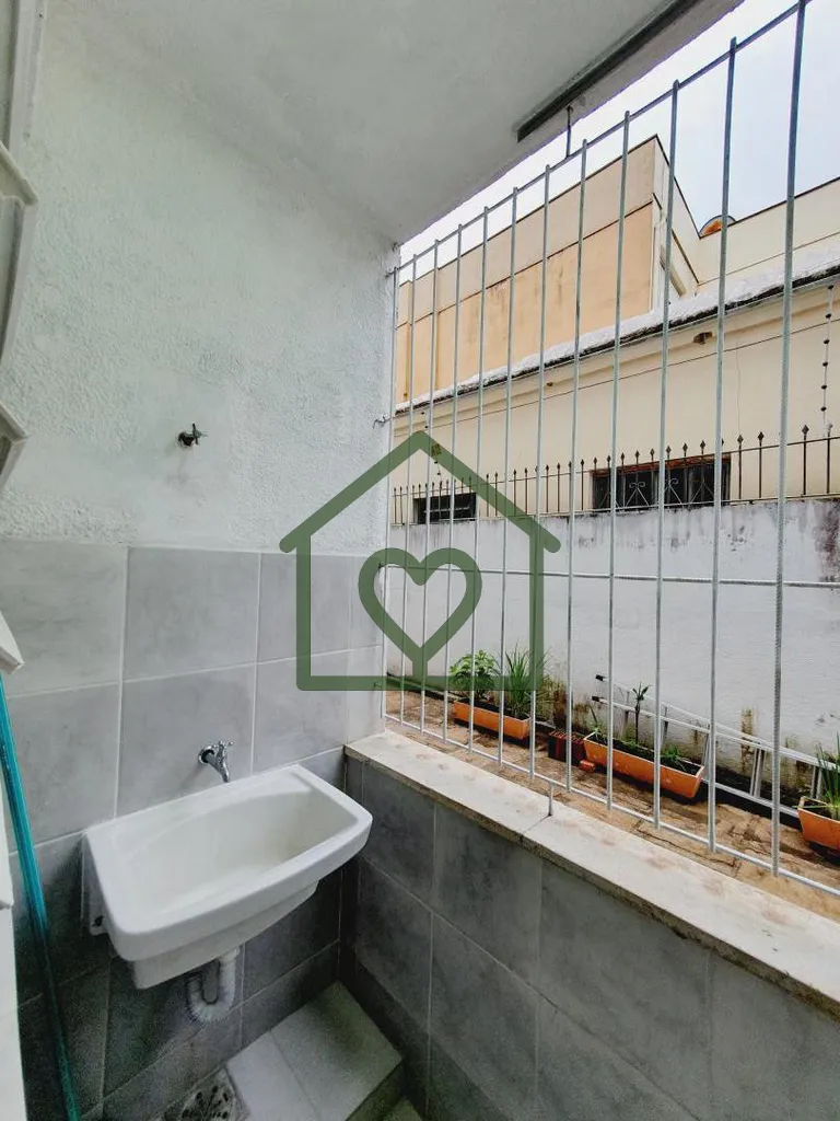 Imagem Apartamento tipo JK com 37m², no bairro Menino Deus. Apartamento de térreo, mas com muita privacid...