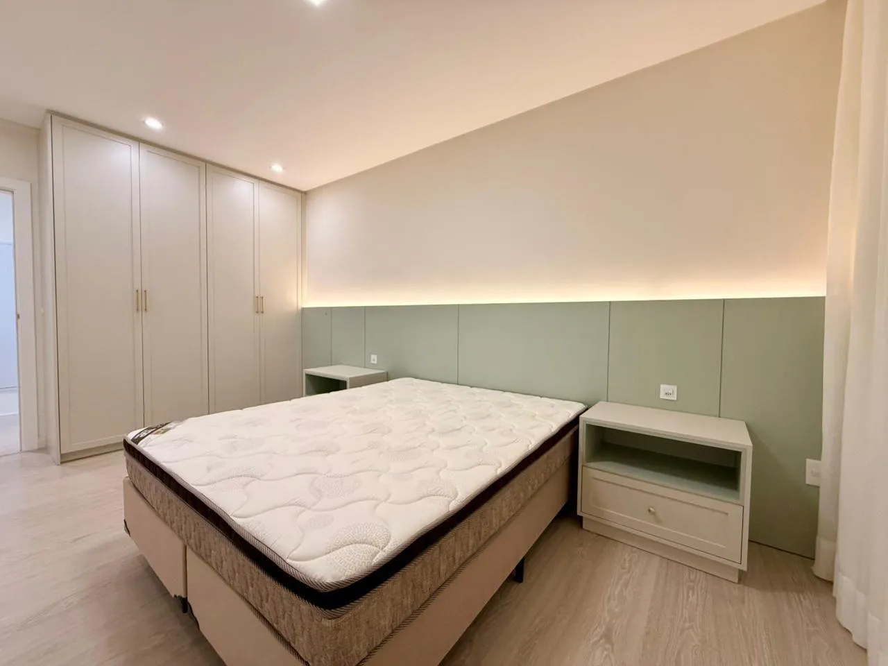 Imagem Apartamento com vista para o mar à venda com 179.5m2 por R$ 4.850.000,00