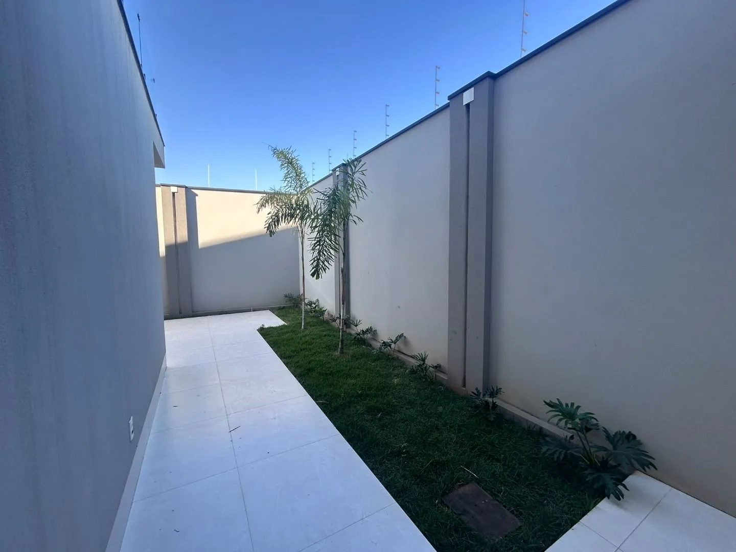 Imagem Casa com 3 dormitórios, 280 m² - venda por R$ 2.050.000 ou aluguel por R$ 7.500/mês - Campos Elíseos - Patos de Minas/MG
