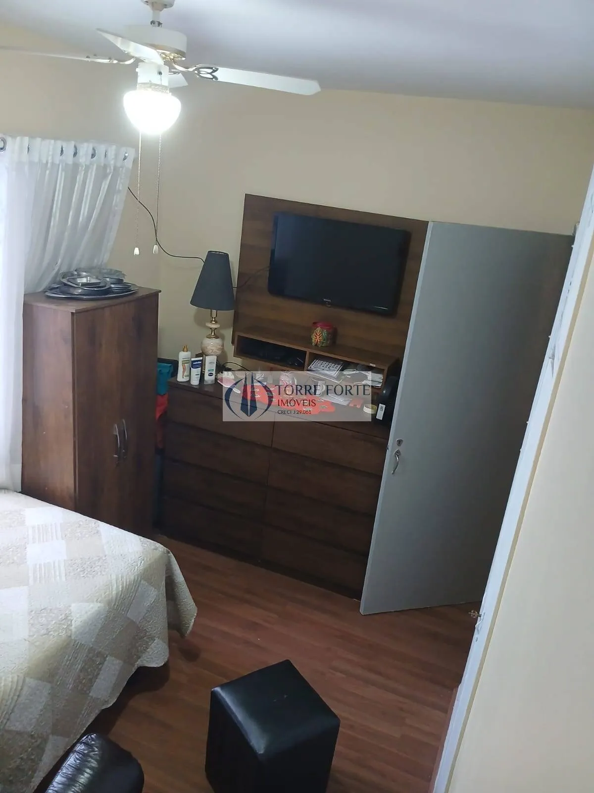 Imagem Ótimo sobrado com 140 m² 3 dormitórios 4 vagas de garagem no Jd. São Paulo