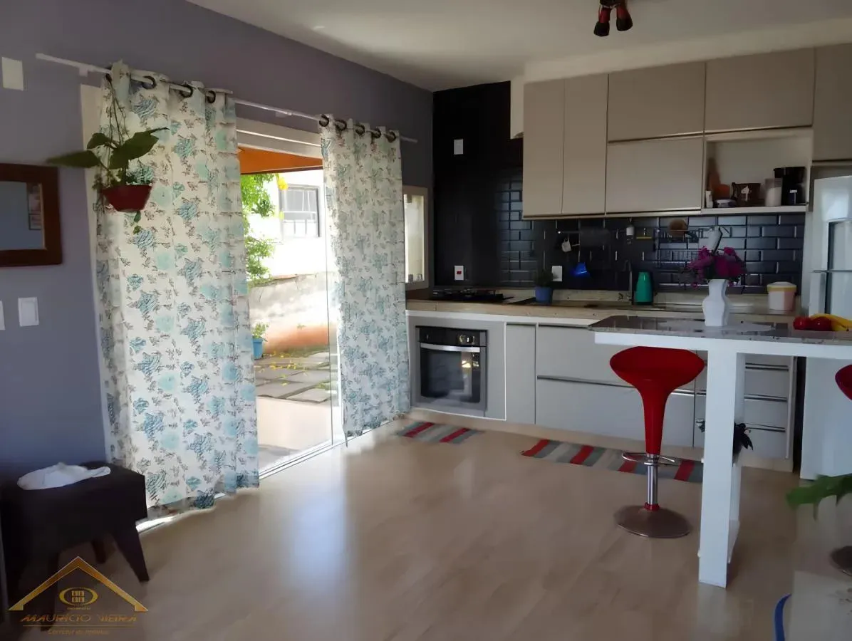 Imagem Casa em Condomínio para Venda em Cabo Frio / RJ no bairro Peró