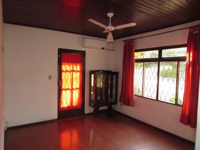 Imagem Casa térrea, com 3 dormitórios, 1 suíte, no bairro Nonoai.