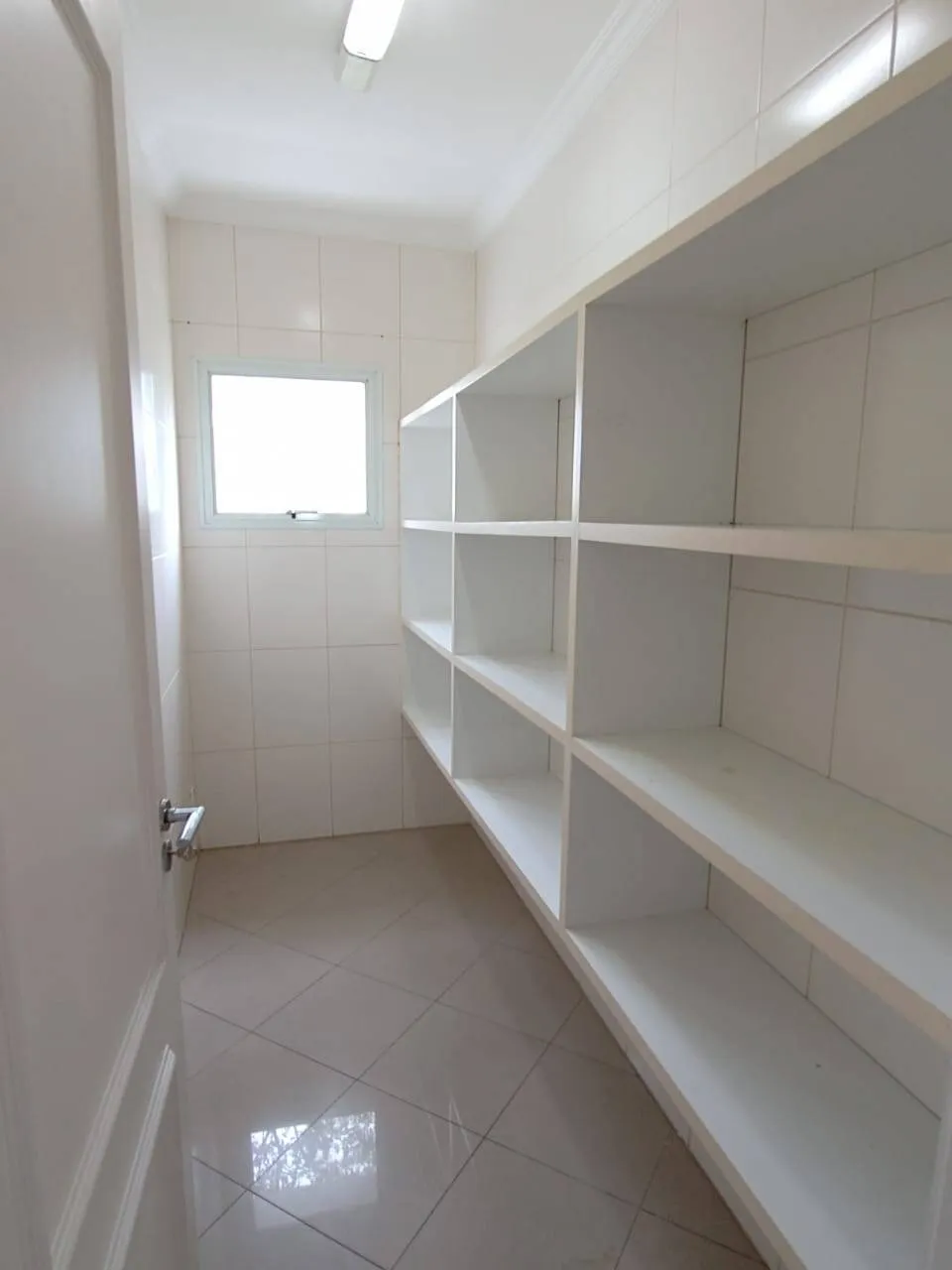 Imagem Casa Sobrado de 700m² Localizada no Residencial Zero!