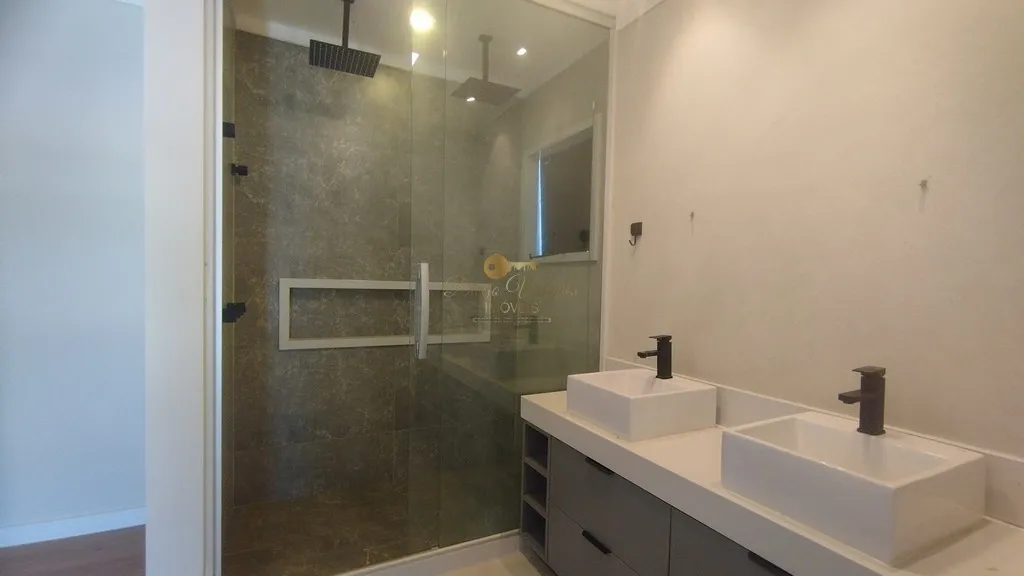 Imagem Casa em Condomínio para Venda em Teresópolis / RJ no bairro Tijuca