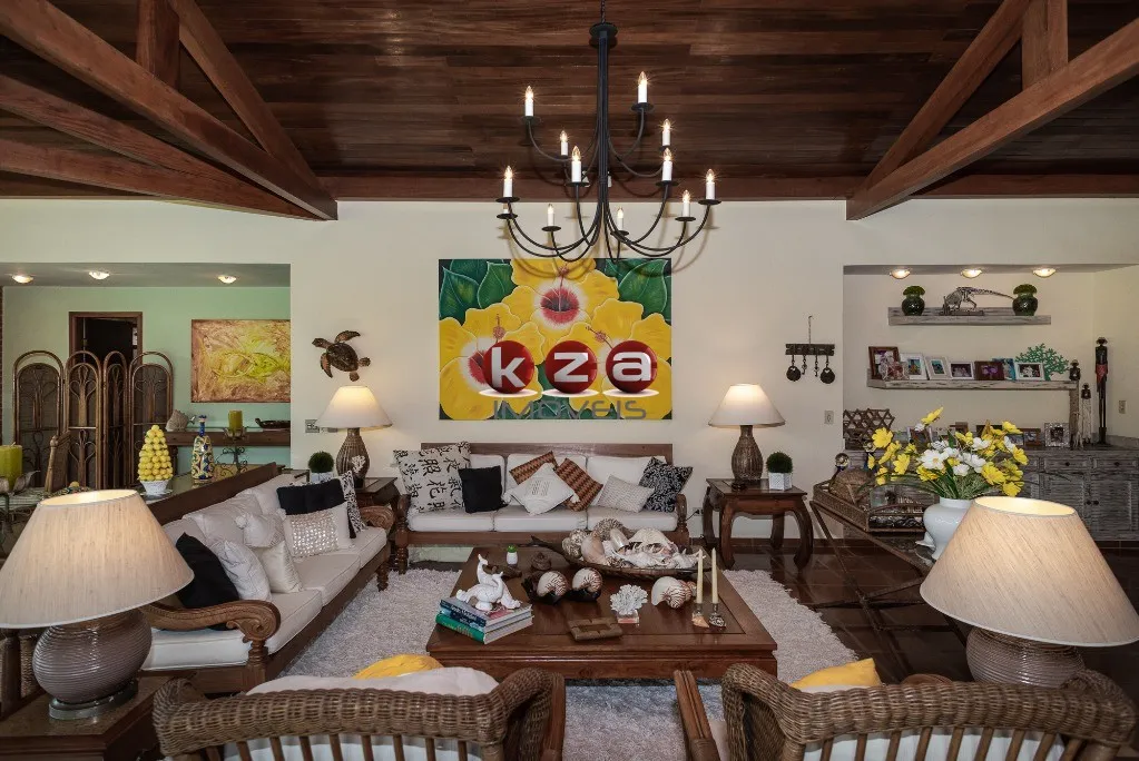 Imagem Casa de luxo a venda em Ubatuba, Praia Dura, frente para o mar. 6 suítes, 3 salas, 8 banheiros, 11 vagas, área gourmet592 m².