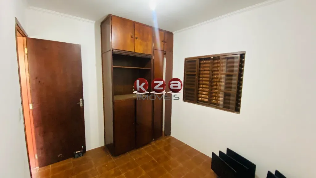 Imagem Imperdível casa à venda em Valinhos-SP, Jardim Itapuã: 4 quartos, 1 suíte, 2 salas, 3 banheiros, 3 vagas, 158m². Aproveite!