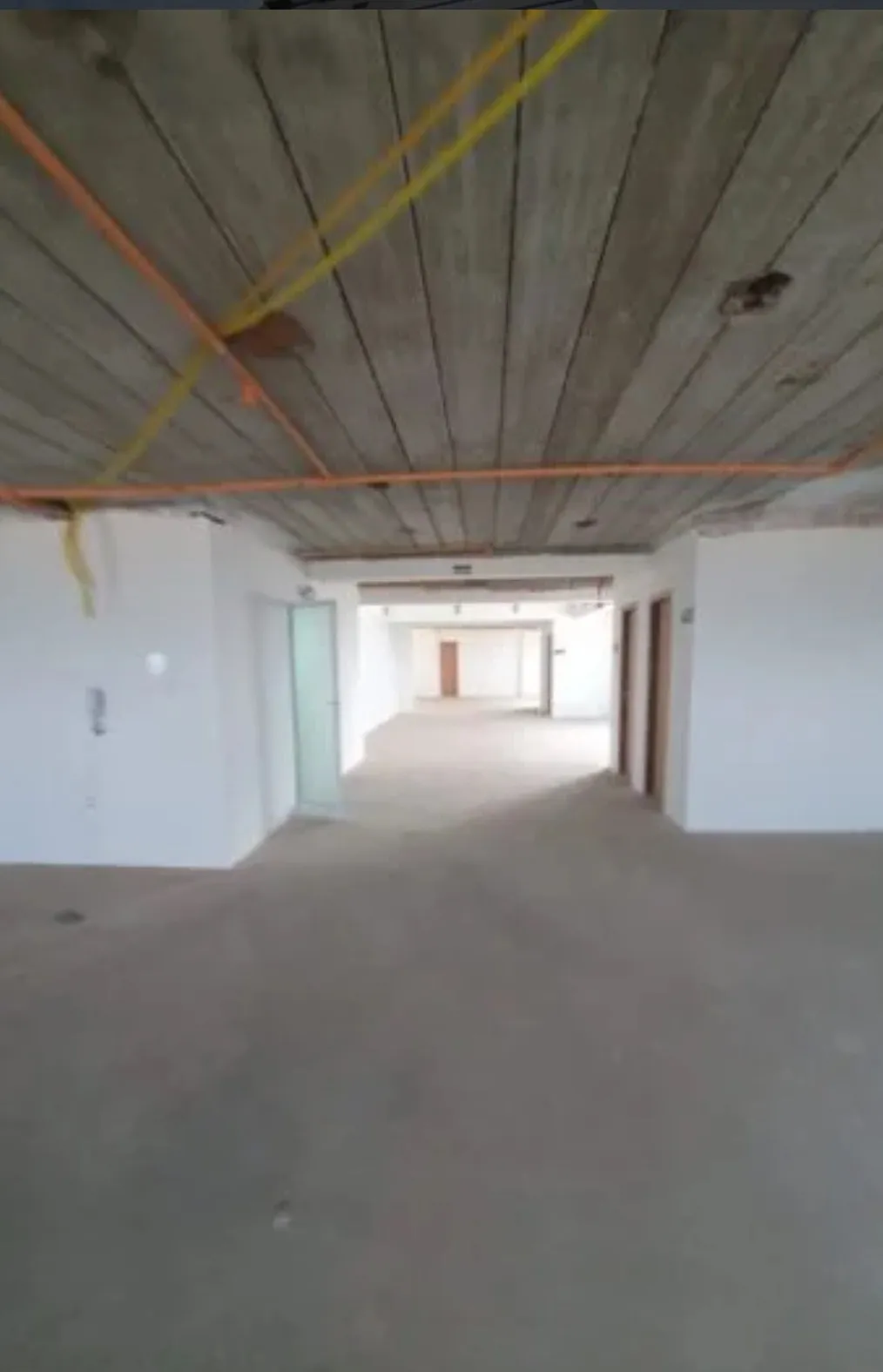 Imagem Salão comercial disponível para Venda ou Locação localizado no Edifico Dubai Business Center!