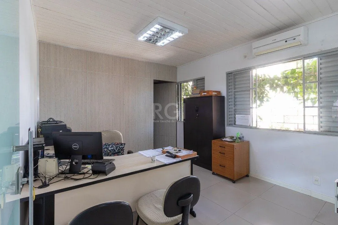Imagem Casa para Venda - 199.62m², 5 dormitórios, 15 vagas - Tristeza