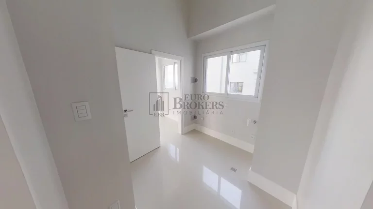 Imagem Cobertura duplex com 6 suítes e vista mar em Balneário Camboriú.