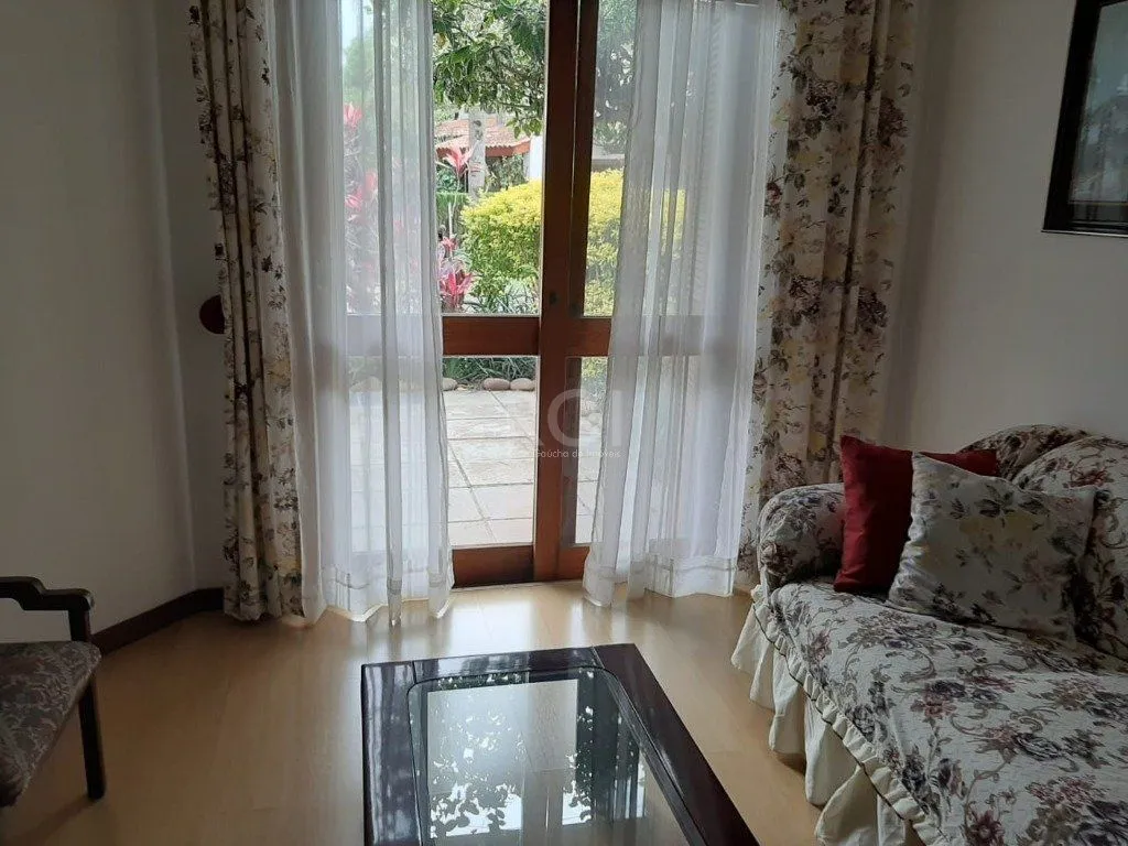 Imagem Casa Condominio para Venda - 129.58m², 3 dormitórios, sendo 1 suites, 4 vagas - Cavalhada