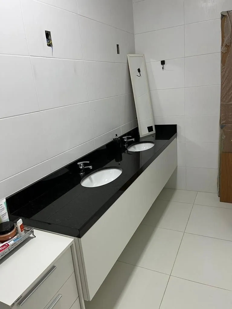 Imagem Casa em condomínio com 3 dormitórios, suíte e 2 vagas.