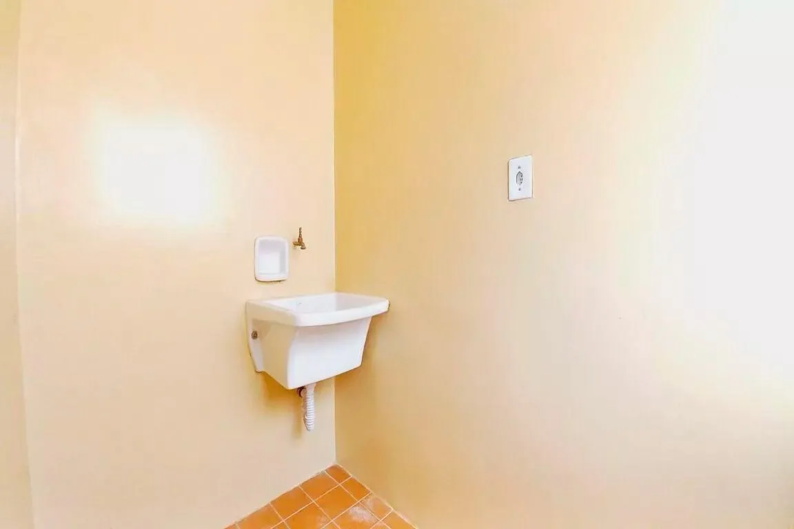Imagem Excelente apartamento no Jardim Interlagos em Campinas, com dois dormitórios e uma vaga de garagem.