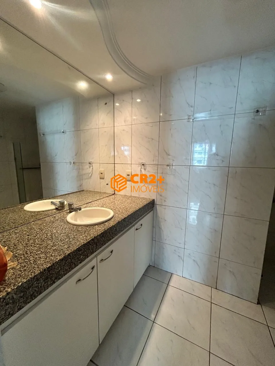 Imagem Vendo Apartamento na Domingos Ferreira, Nascente- 175m²