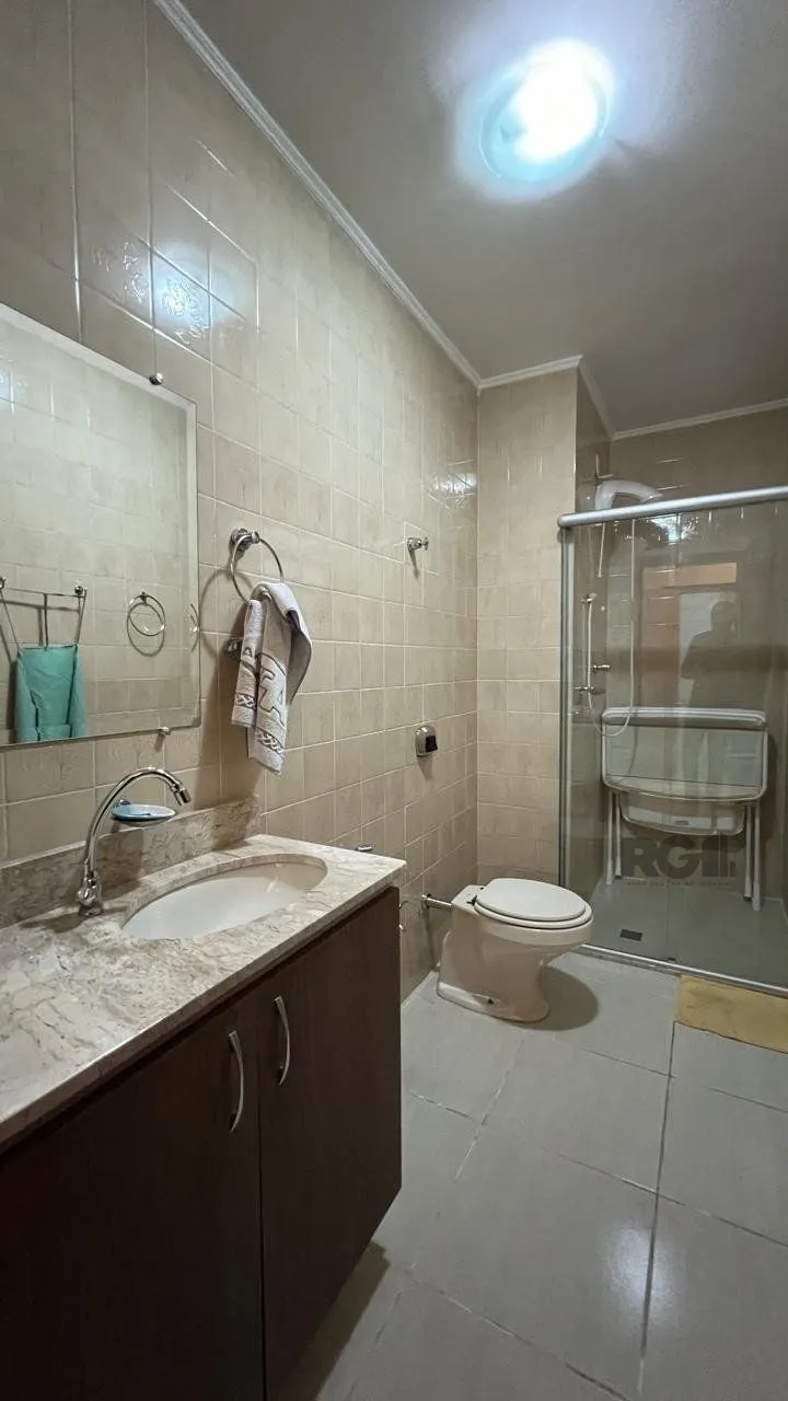 Imagem Apartamentos com 5 quartos, 2 suítes, 4 vagas de garagem, no bairro Santana, Porto Alegre/RS