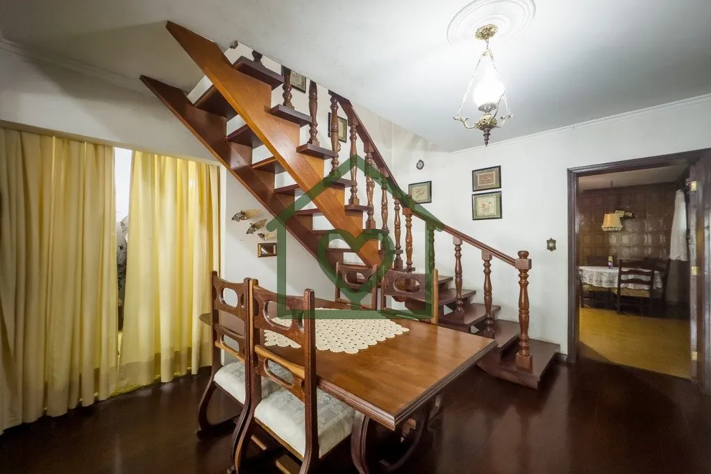Imagem Belíssima casa, localizada no desejado bairro Bela Vista, com pátio com piscina e um anexo ao fund...