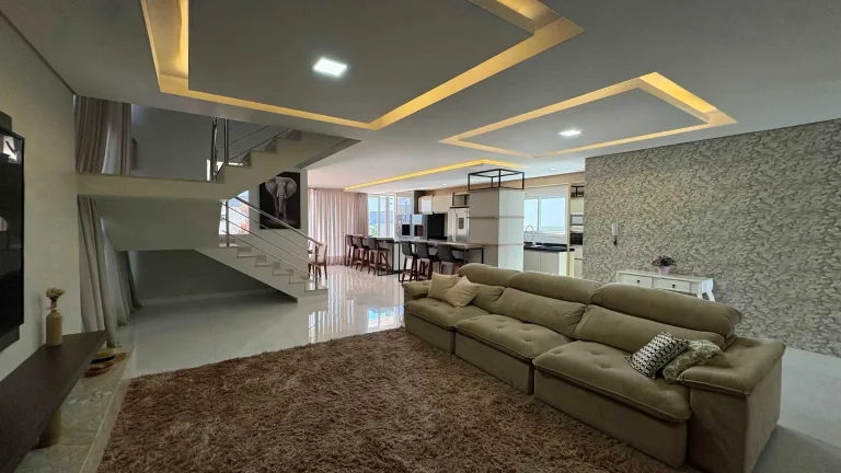 Imagem Casa mobiliada no Condomínio Caledônia com 4 dormitórios sendo 3 suítes e 4 vagas em Camboriú