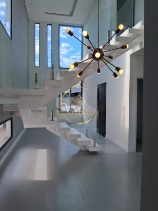 Imagem Casa, 3 Dormitórios (1 suíte ), 4 vagas, Condomínio Malibu, Caçapava.